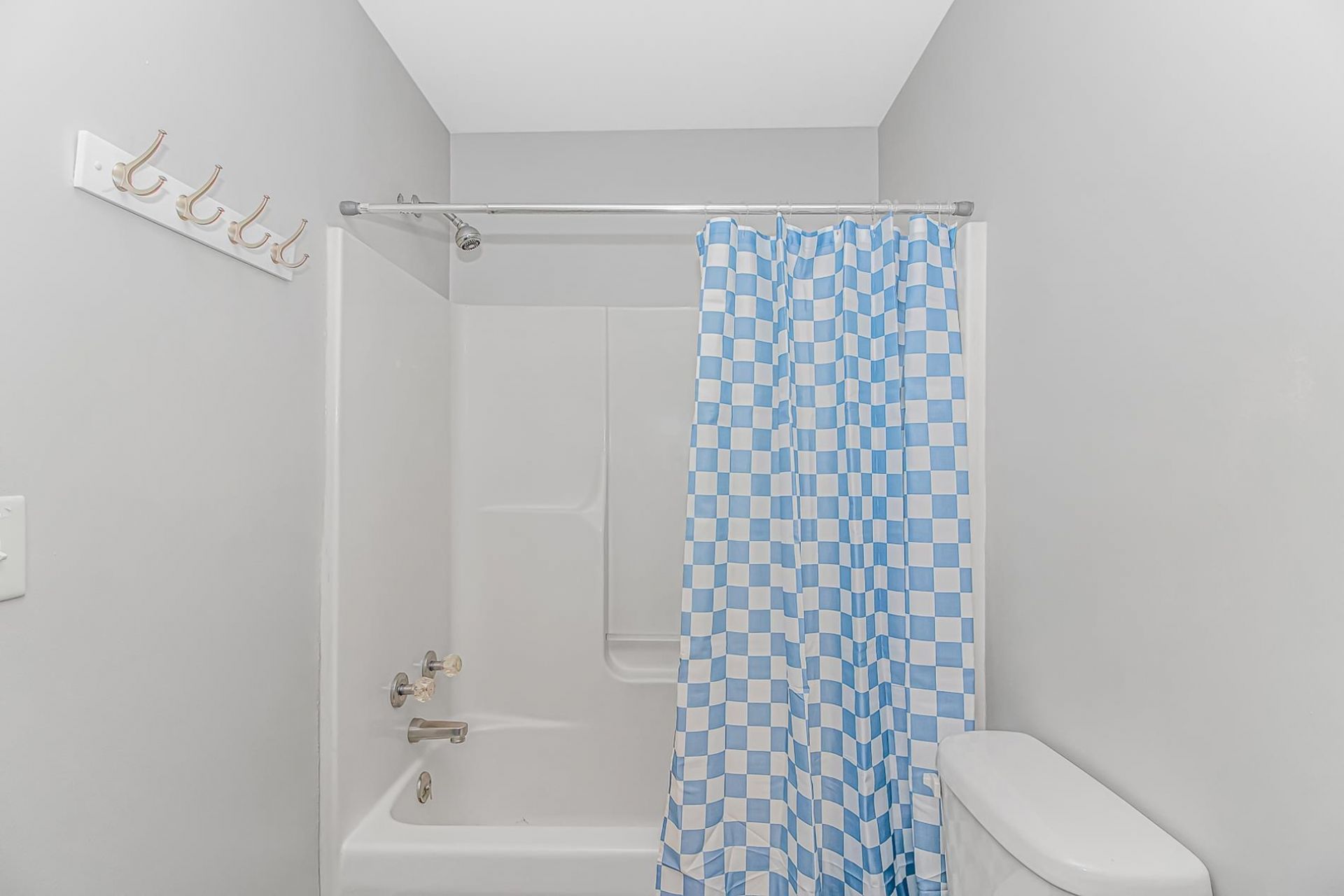 2258 Clearwater Dr.  Photo 13