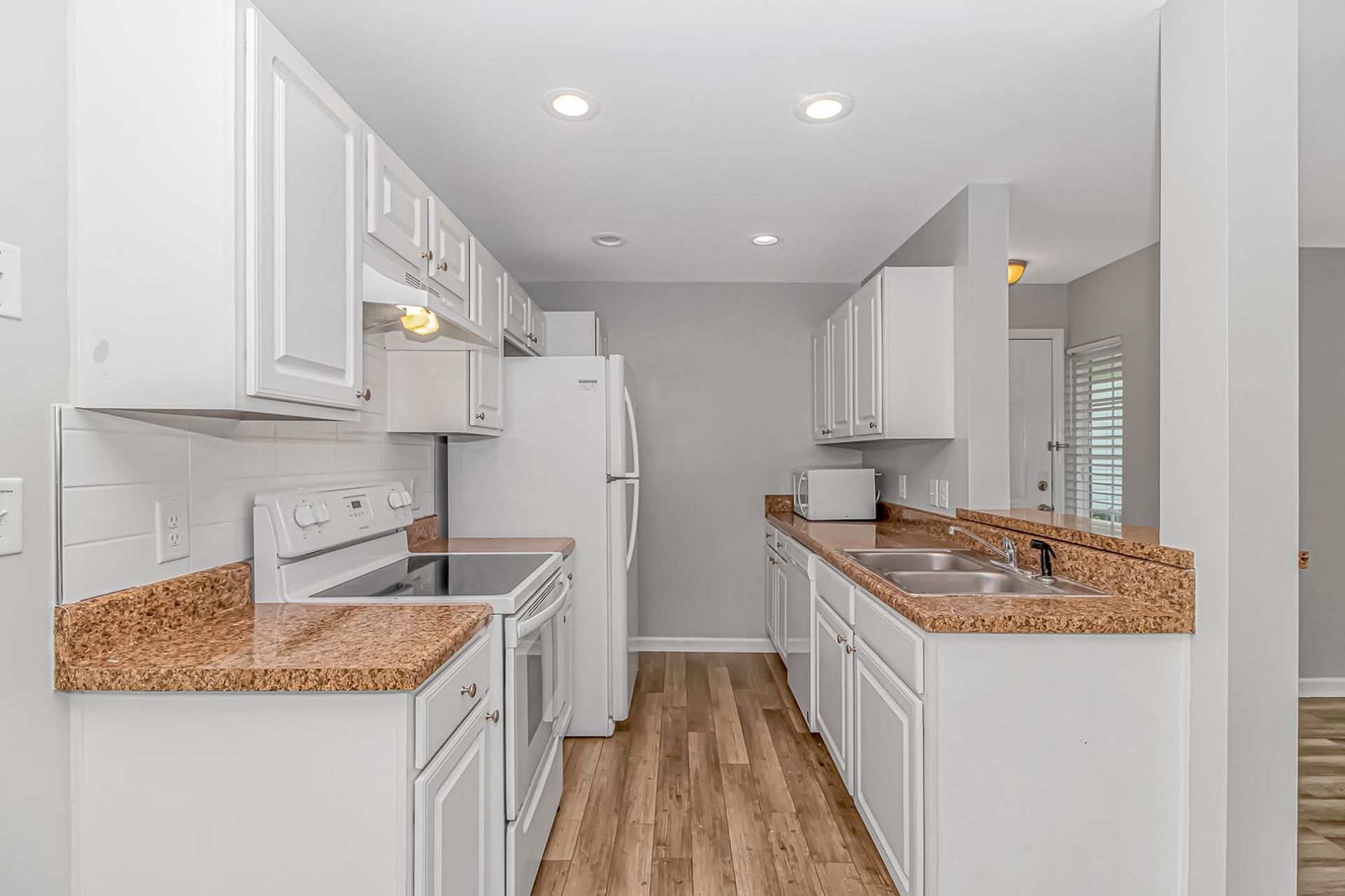 2258 Clearwater Dr. Photo 6