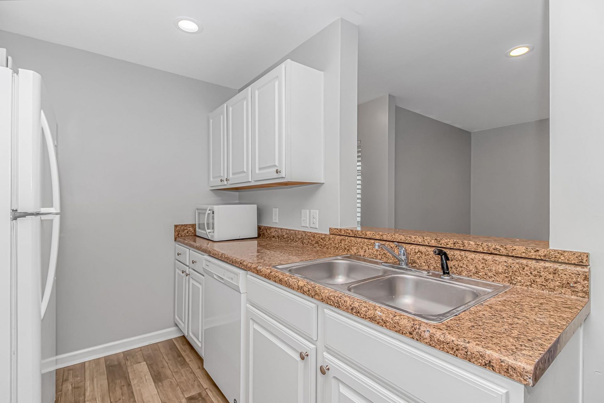2258 Clearwater Dr. Photo 7