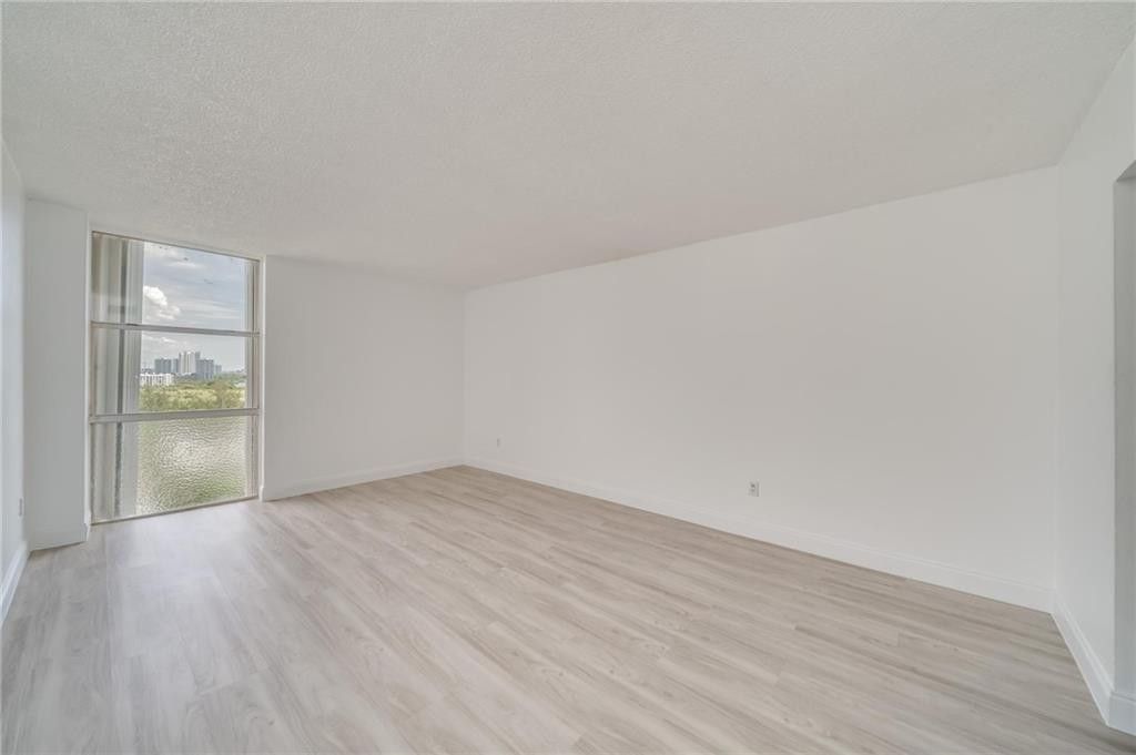 2350 NE 135th Street, Unit 1212, North Miami, FL 33181 Photo