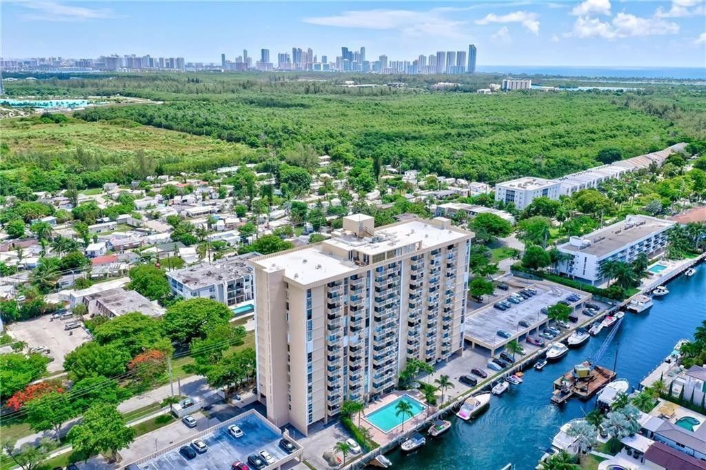 2350 NE 135th Street, Unit 1212, North Miami, FL 33181 Photo