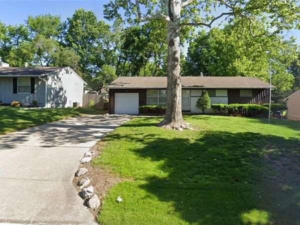 6310 W 77th Terrace, Prairie Village, KS 66204