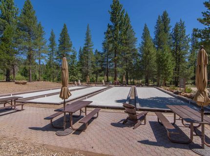 11591 Snowpeak Way, Unit #407, Truckee, CA 96161 Photo