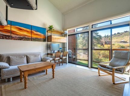 11591 Snowpeak Way, Unit #407, Truckee, CA 96161 Photo