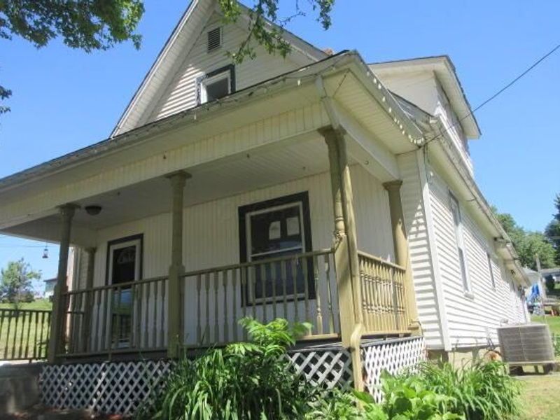 305 E Main Street, Junction City, OH 43748 Photo 3