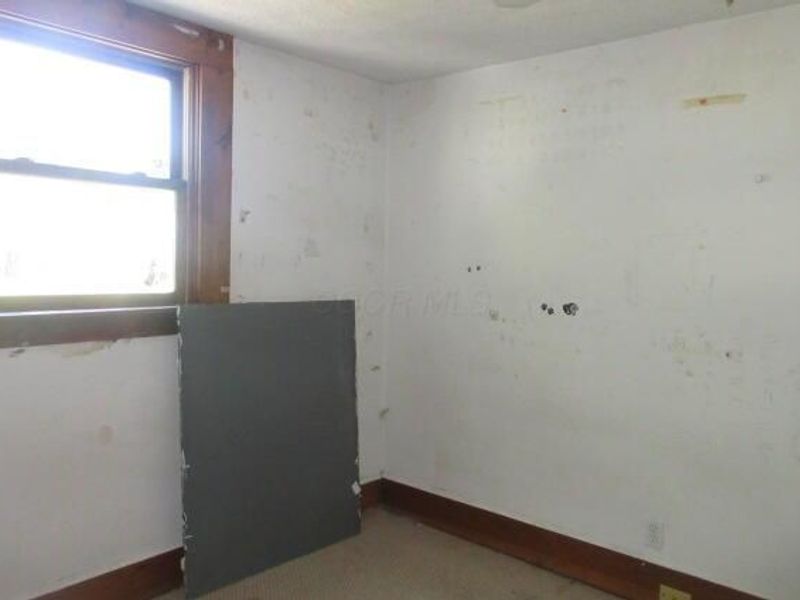 305 E Main Street, Junction City, OH 43748 Photo 9