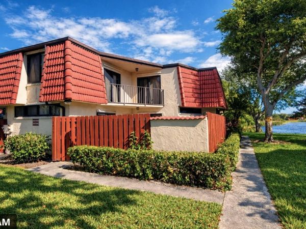 3915 Victoria Drive NE, West Palm Beach, FL 33406