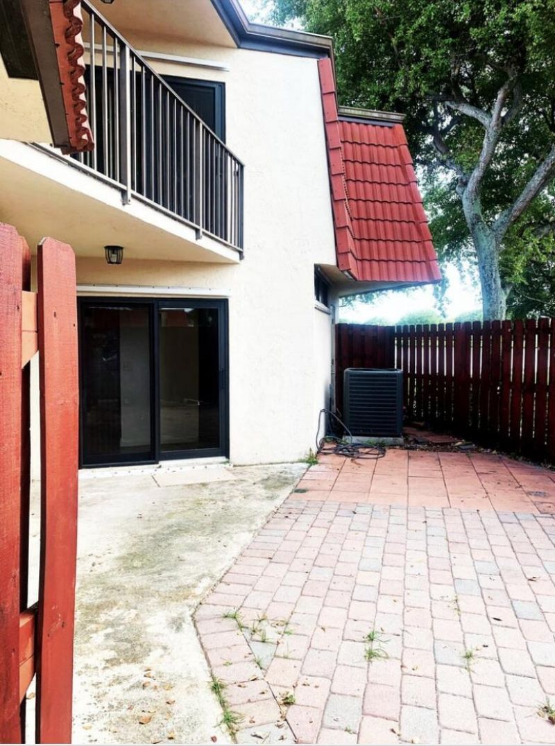 3915 Victoria Drive Ne, West Palm Beach, FL 33406 Photo