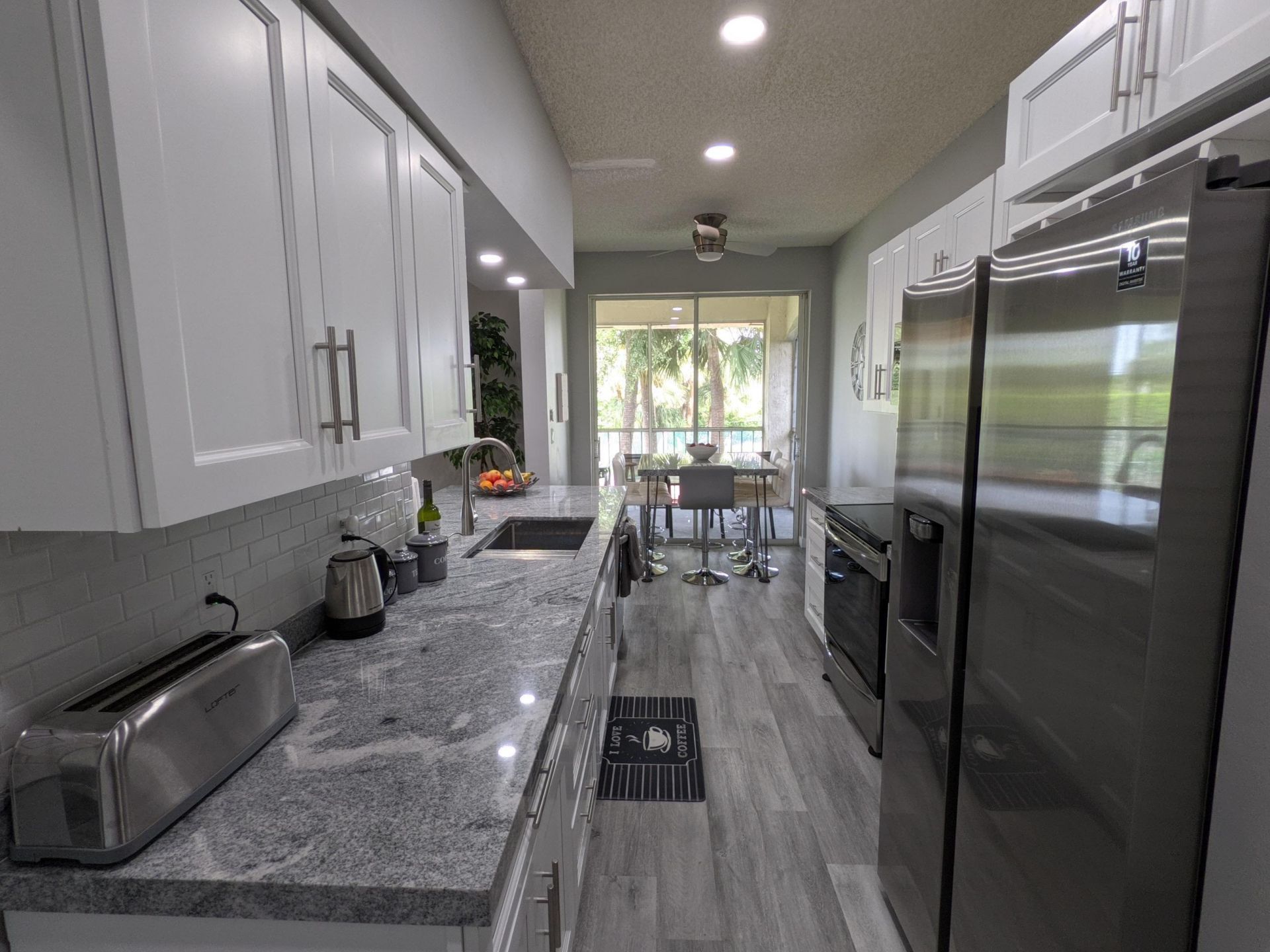 105 Half Moon Circle, Unit F2, Hypoluxo, FL 33462 Photo