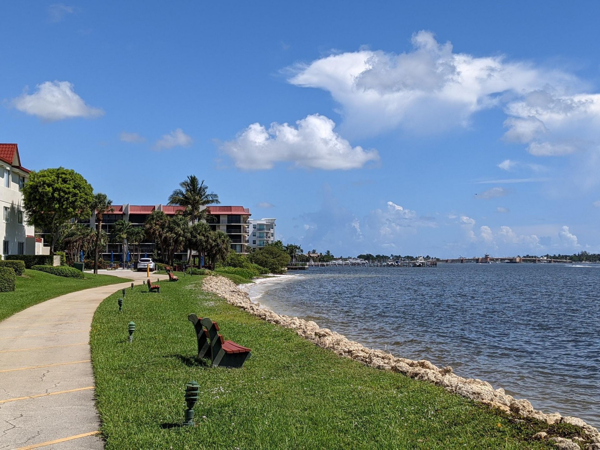 105 Half Moon Circle, Unit F2, Hypoluxo, FL 33462 Photo