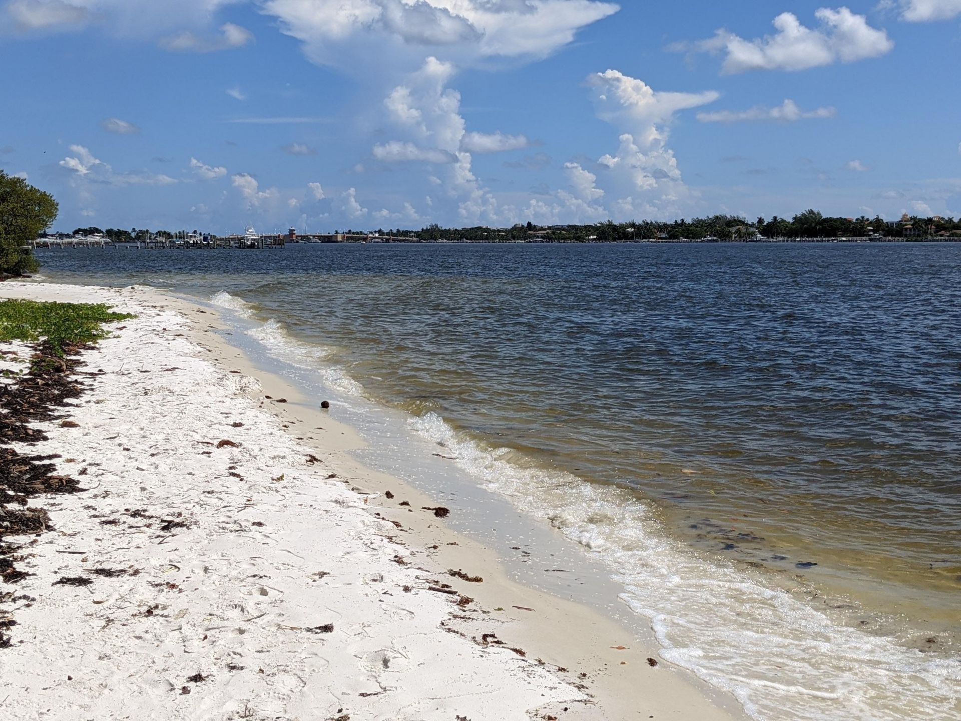 105 Half Moon Circle, Unit F2, Hypoluxo, FL 33462 Photo