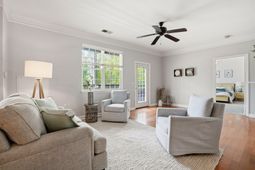1533 Cambridge Lakes Drive photo 4