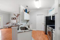 1533 Cambridge Lakes Drive photo 4