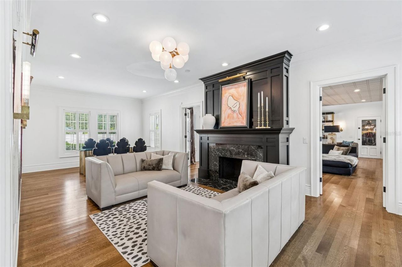 3313 W Mullen Avenue, Tampa, FL 33609 Photo