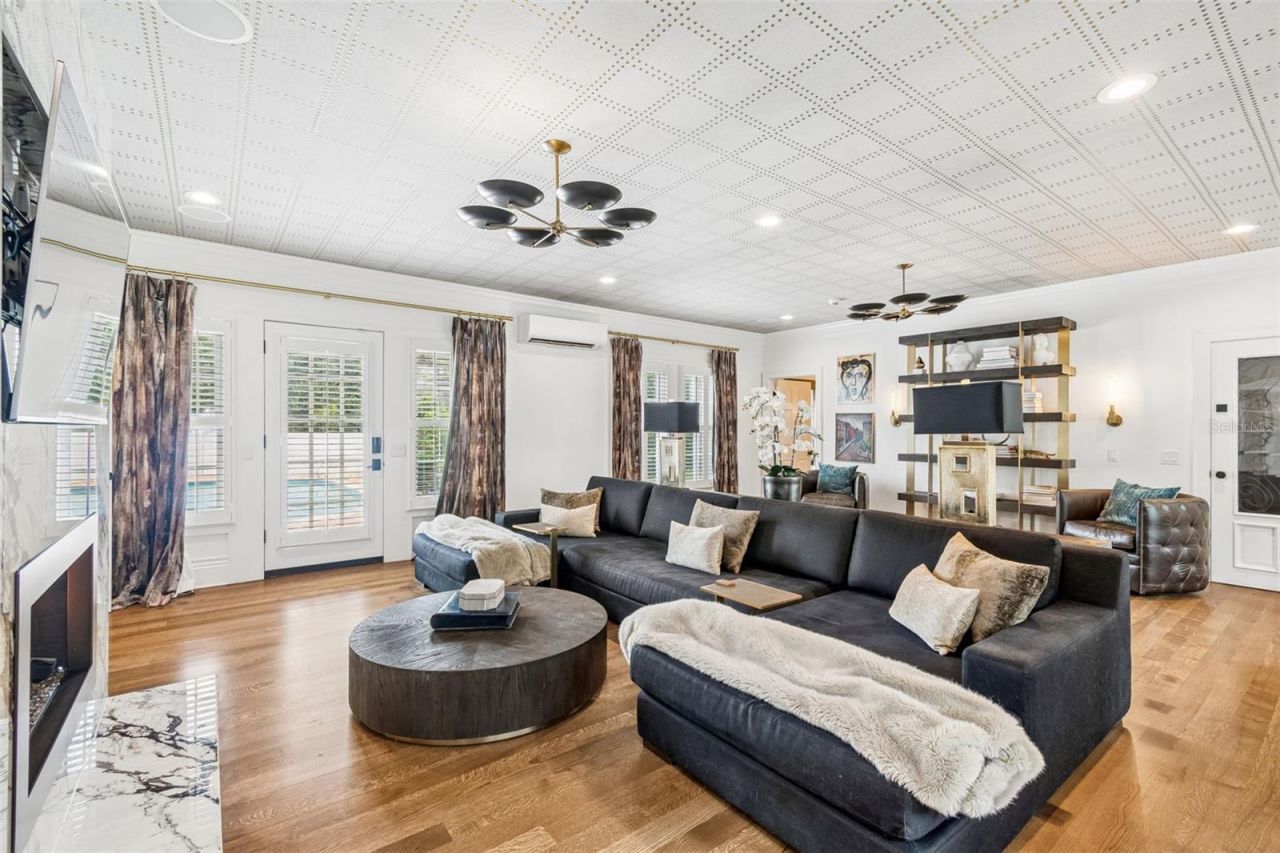 3313 W Mullen Avenue, Tampa, FL 33609 Photo