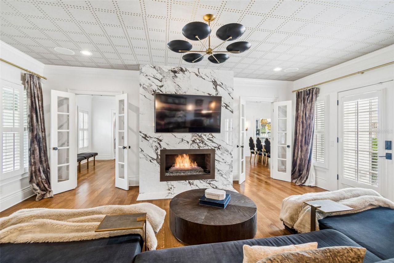 3313 W Mullen Avenue, Tampa, FL 33609 Photo