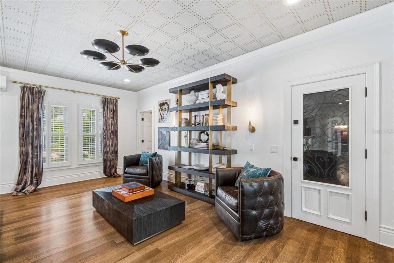 3313 W Mullen Avenue, Tampa, FL 33609 Photo