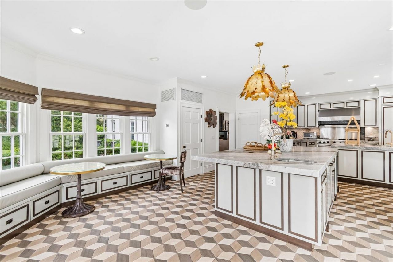 3313 W Mullen Avenue, Tampa, FL 33609 Photo