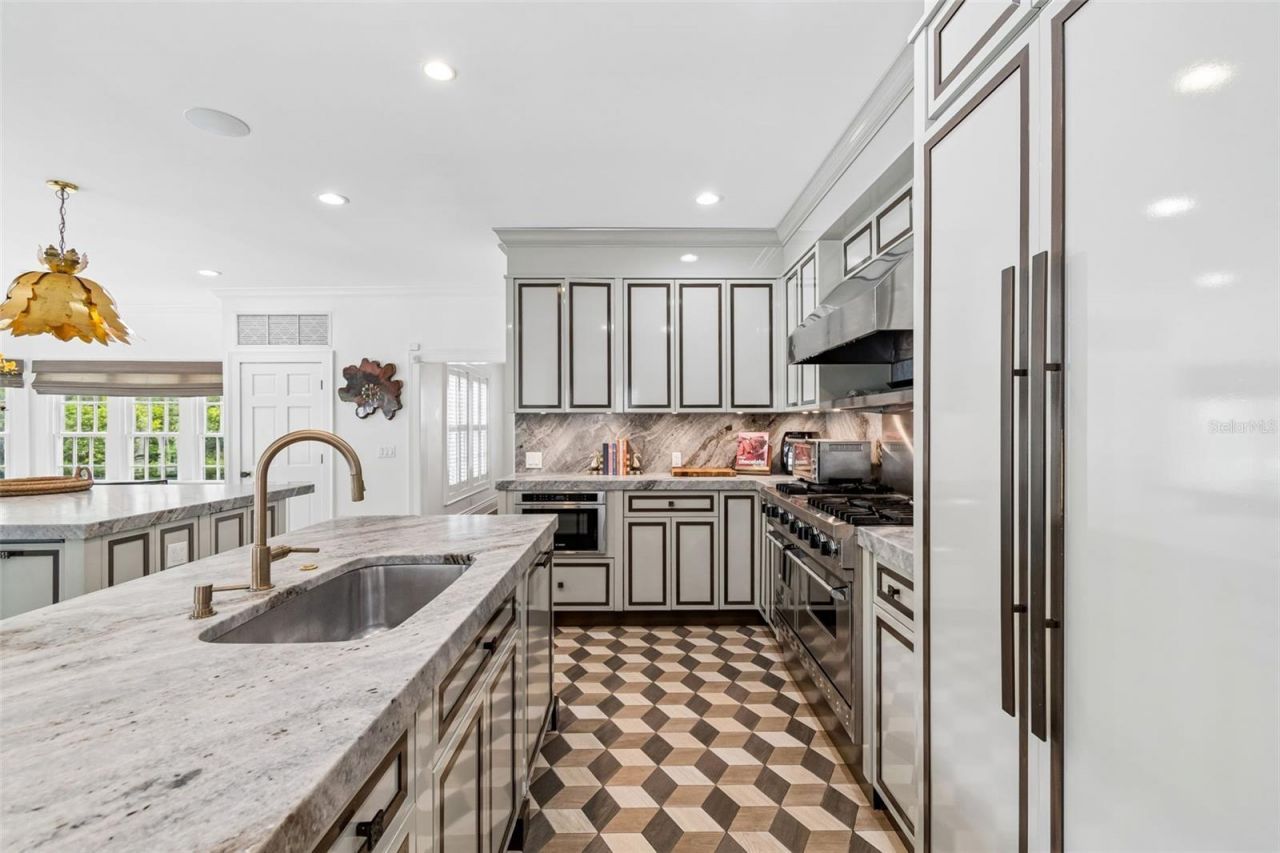 3313 W Mullen Avenue, Tampa, FL 33609 Photo