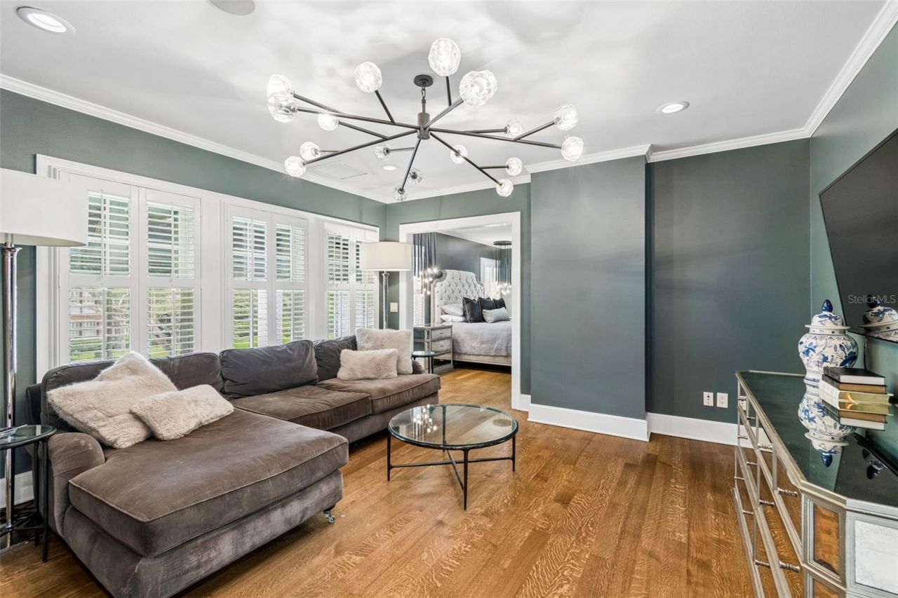 3313 W Mullen Avenue, Tampa, FL 33609 Photo