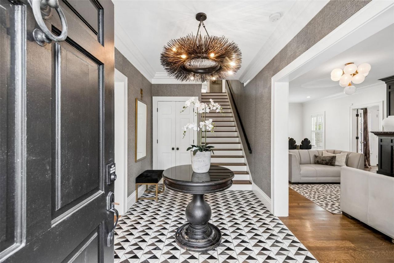 3313 W Mullen Avenue, Tampa, FL 33609 Photo