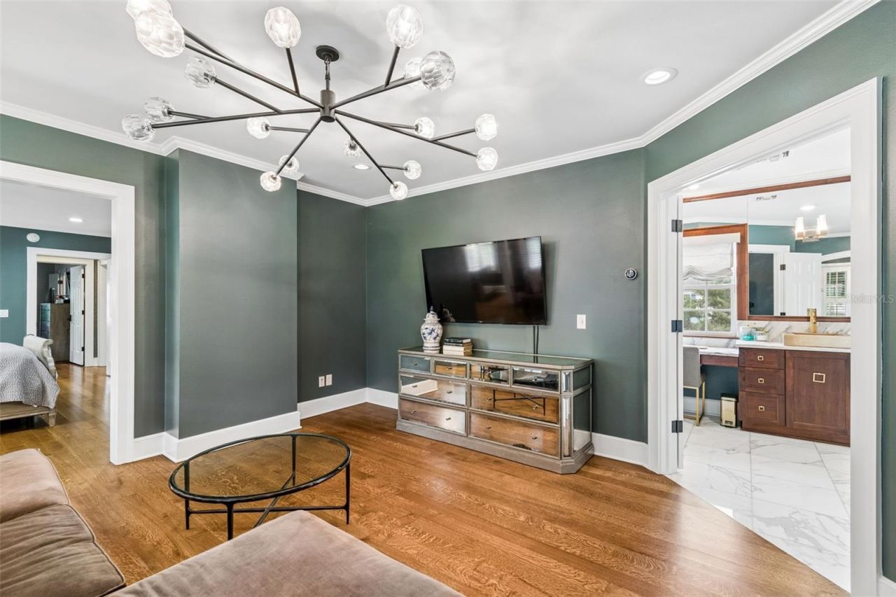 3313 W Mullen Avenue, Tampa, FL 33609 Photo