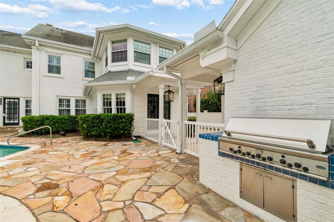3313 W Mullen Avenue, Tampa, FL 33609 Photo