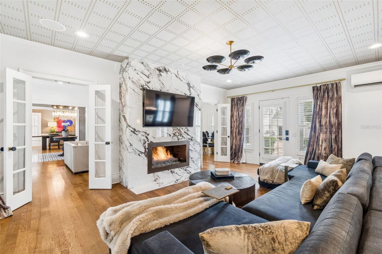 3313 W Mullen Avenue, Tampa, FL 33609 Photo