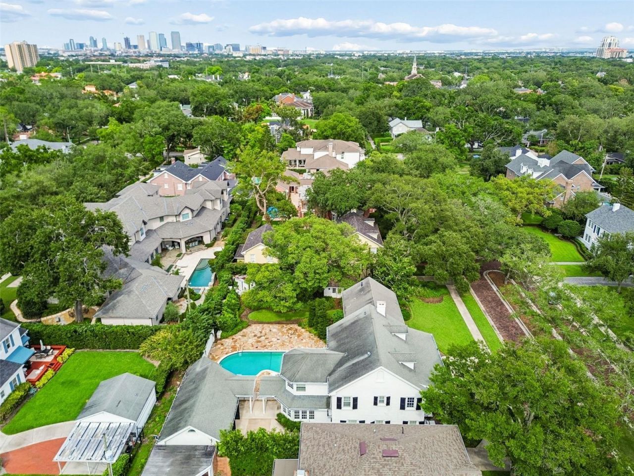 3313 W Mullen Avenue, Tampa, FL 33609 Photo