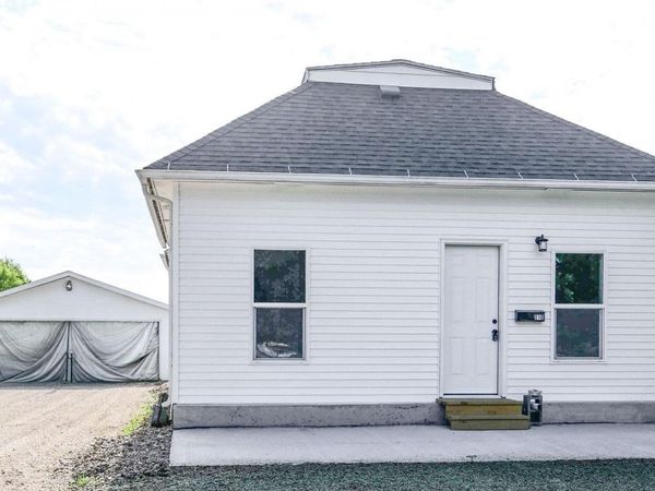 910 East Street, Lamont, IA 50650