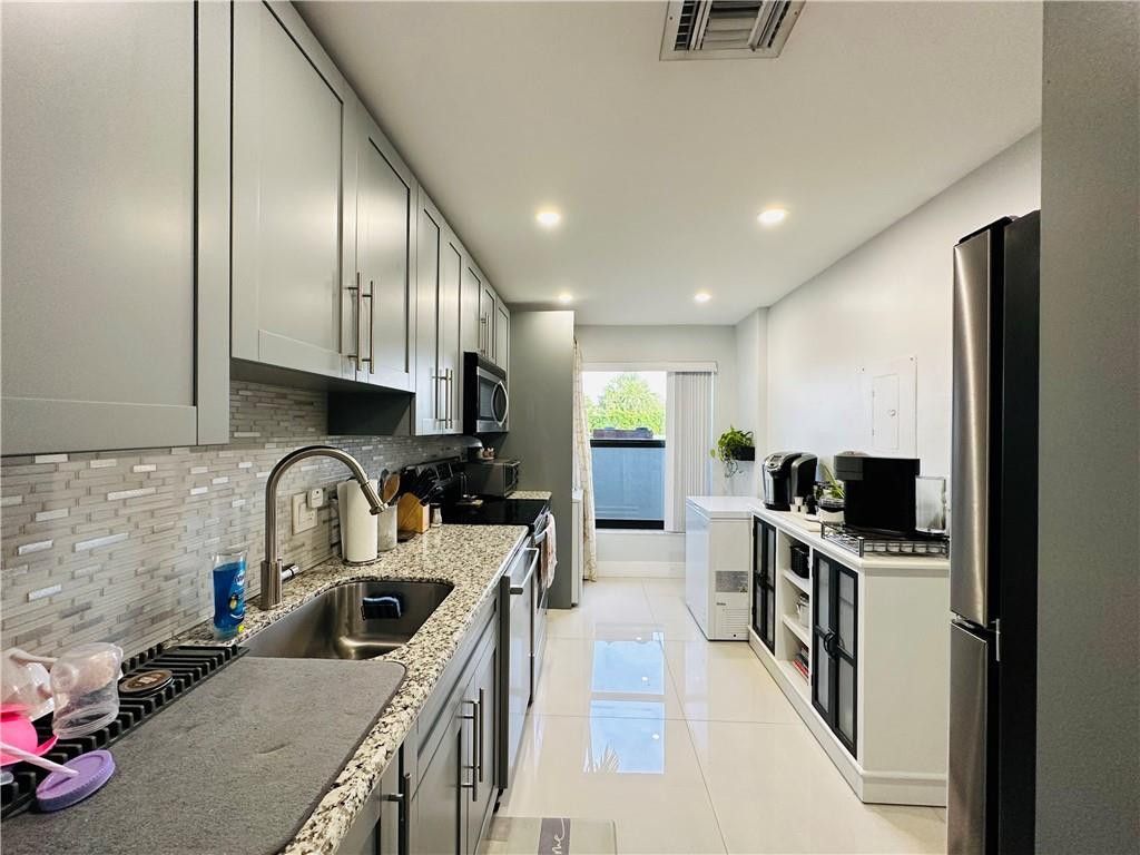 1168 NW 97th Avenue, Unit 232, Pembroke Pines, FL 33024 Photo