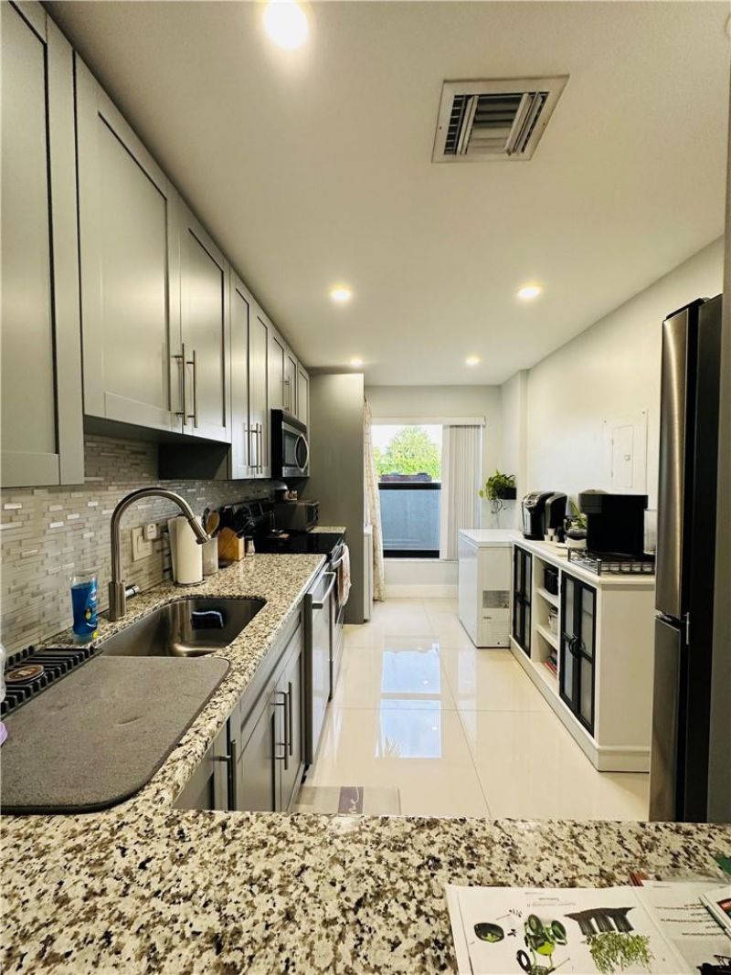 1168 NW 97th Avenue, Unit 232, Pembroke Pines, FL 33024 Photo