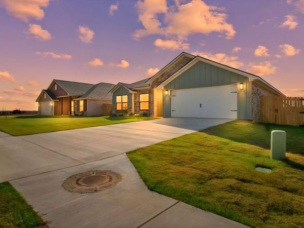 16529 Crossing Circle , Lindale, TX 75771