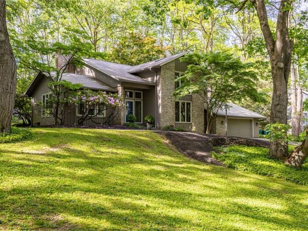 16 Great Oak Lane, Pittsford, NY 14534