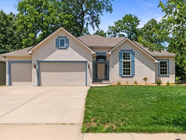 9014 N St Clair Avenue, Kansas City, MO 64154