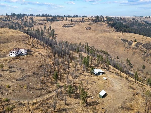31725 N Hawk Creek Rd, Davenport, WA 99122