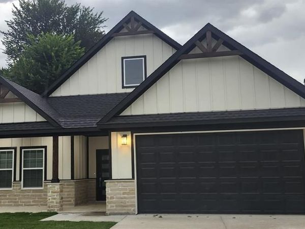 4808 Sunshine Drive , Fort Worth, TX 76105