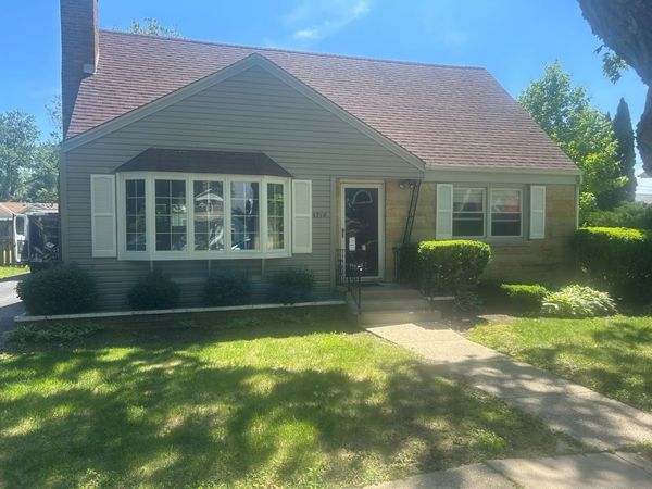9710 Illinois Street, Hebron, IL 60034