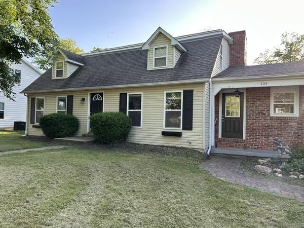 703 N 6th Avenue , Ozark, MO 65721