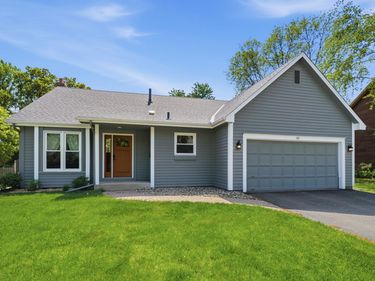 93 Castle Ridge Court, Chanhassen, MN 55317