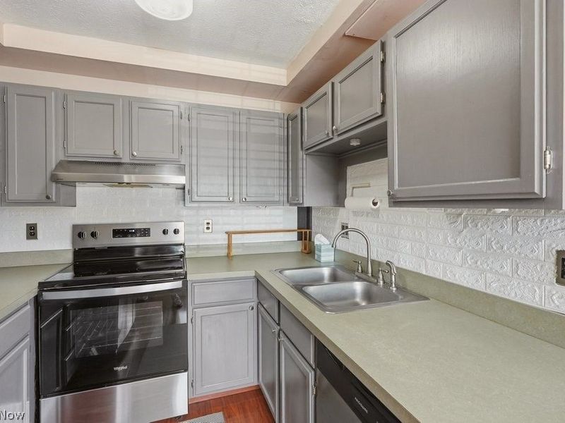 1156 N Carpenter Road , Brunswick, OH 44212 Photo 11