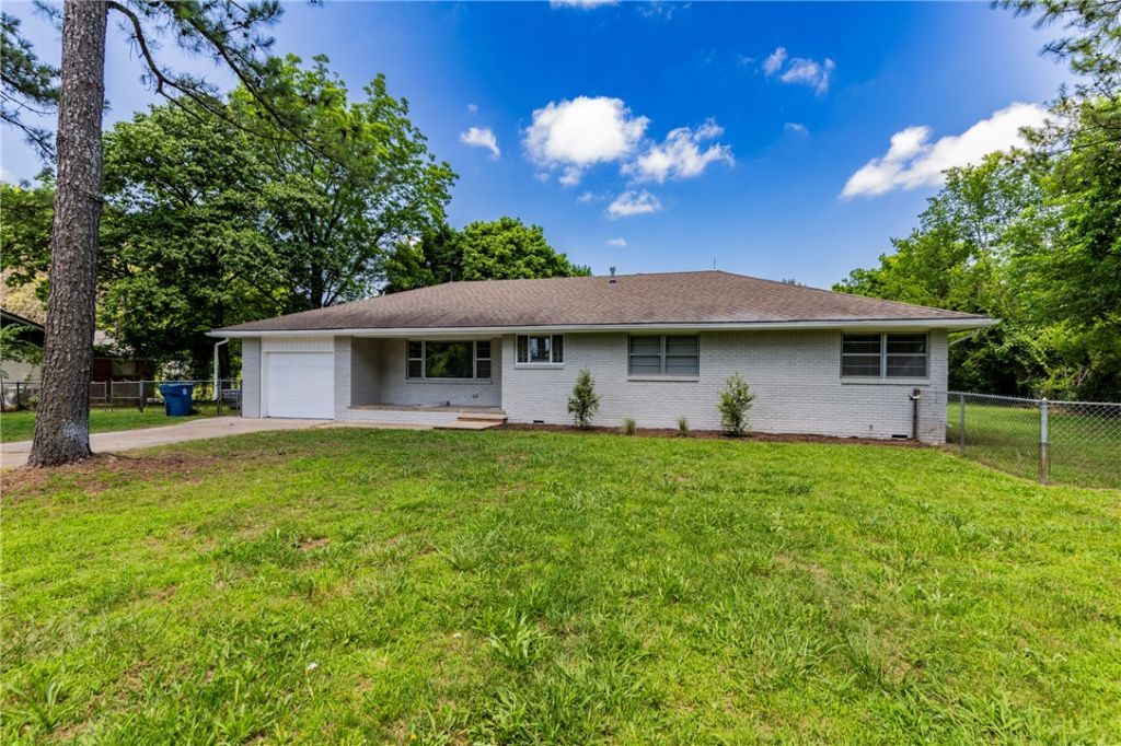 20902 Dawn Hill East Road, Gentry, AR 72734 Main Photo