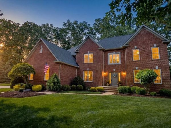 255 Pamilla Circle , Avon Lake, OH 44012