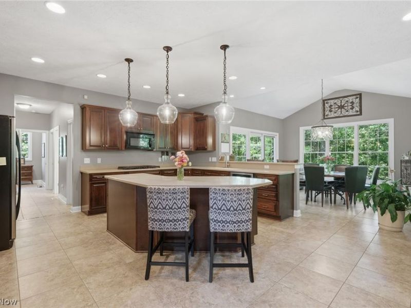 255 Pamilla Circle , Avon Lake, OH 44012 Photo 11