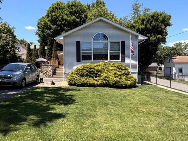 105 SPRING STREET, BECKLEY, WV 25801