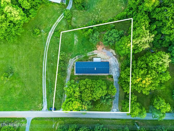 5160 Indian Warpath Rd, Maryville, TN 37803