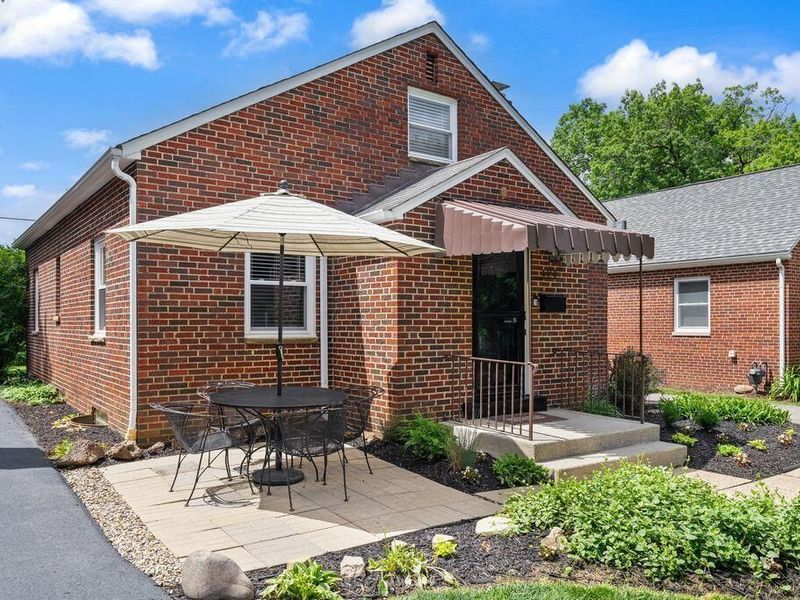 121 E Beechwold Boulevard, Columbus, OH 43214 Photo 2