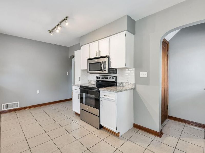 121 E Beechwold Boulevard, Columbus, OH 43214 Photo 24