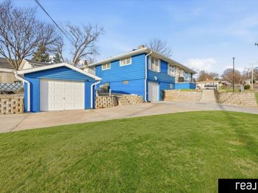 4102 Marinda Street, Omaha, NE 68105