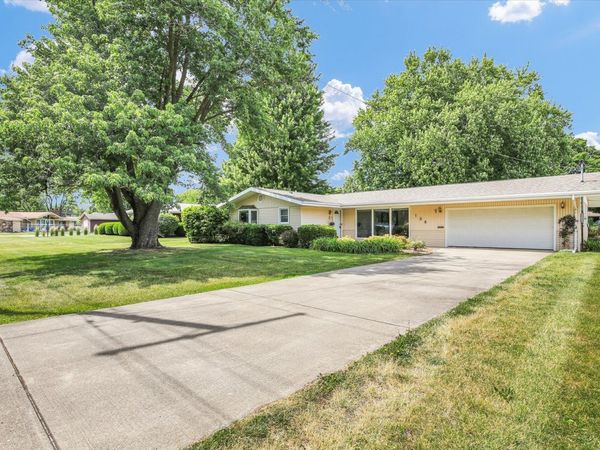 106 W Willow Street , Fairbury, IL 61739